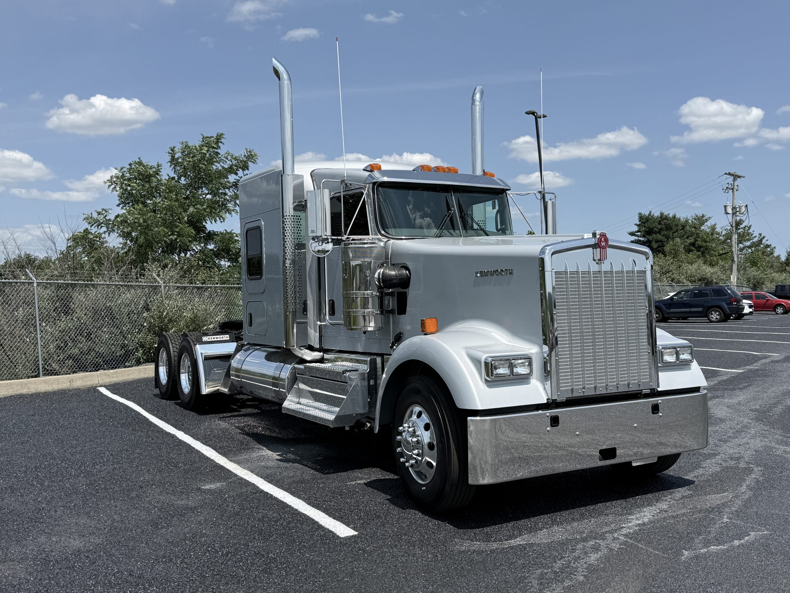 2027 KENWORTH W900 - image 3 of 6