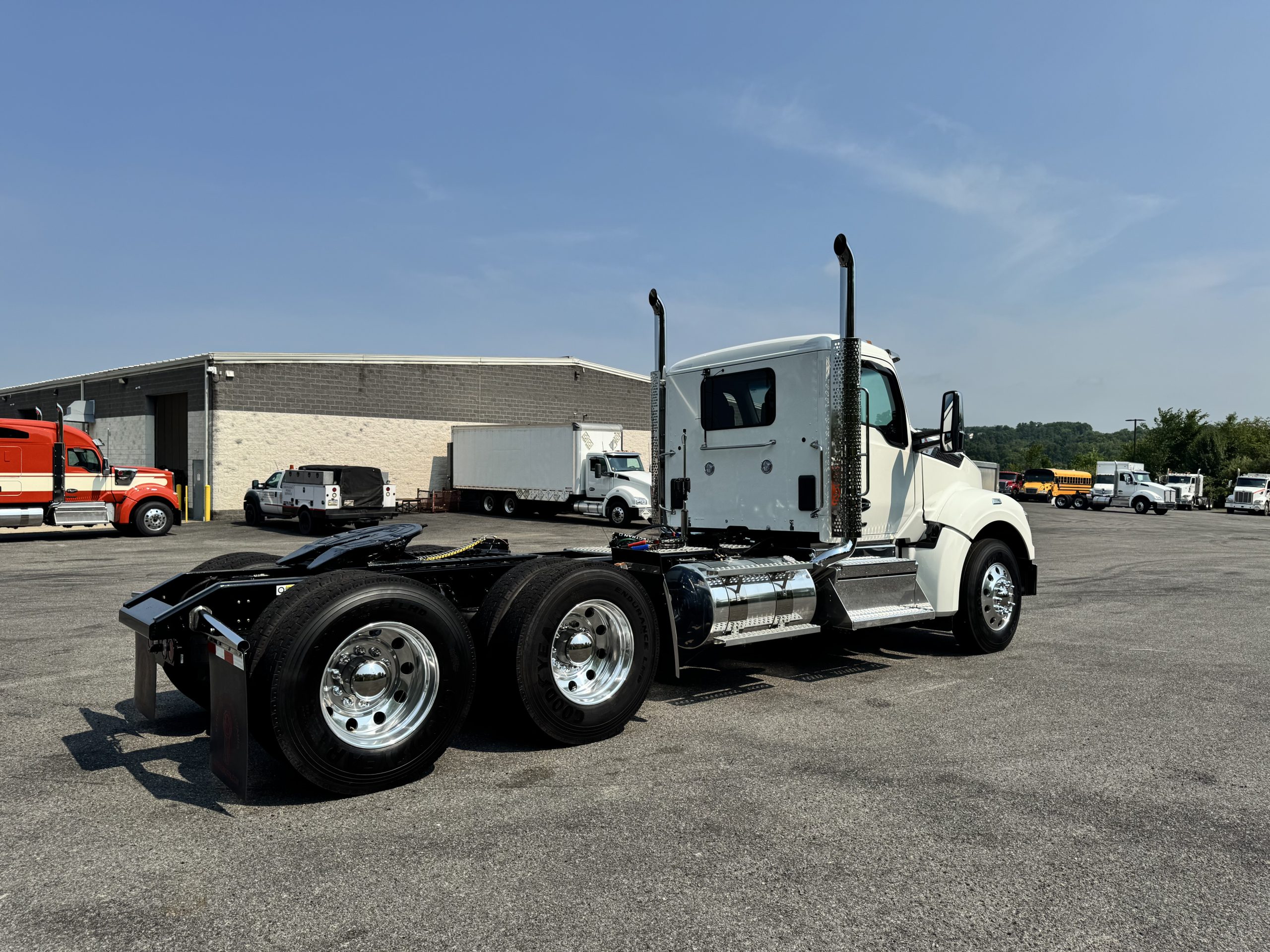 2027 KENWORTH T880 KN252876-05 2027 KENWORTH T880 KN252876-05
