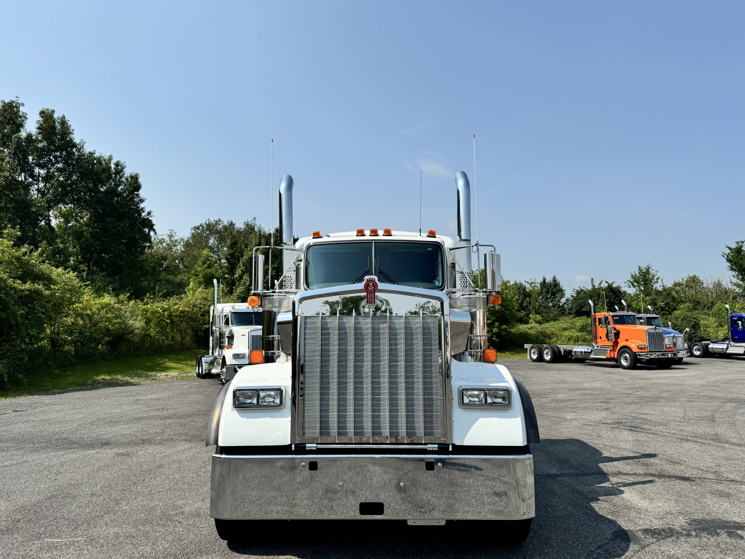 2027 KENWORTH W900 - image 2 of 6