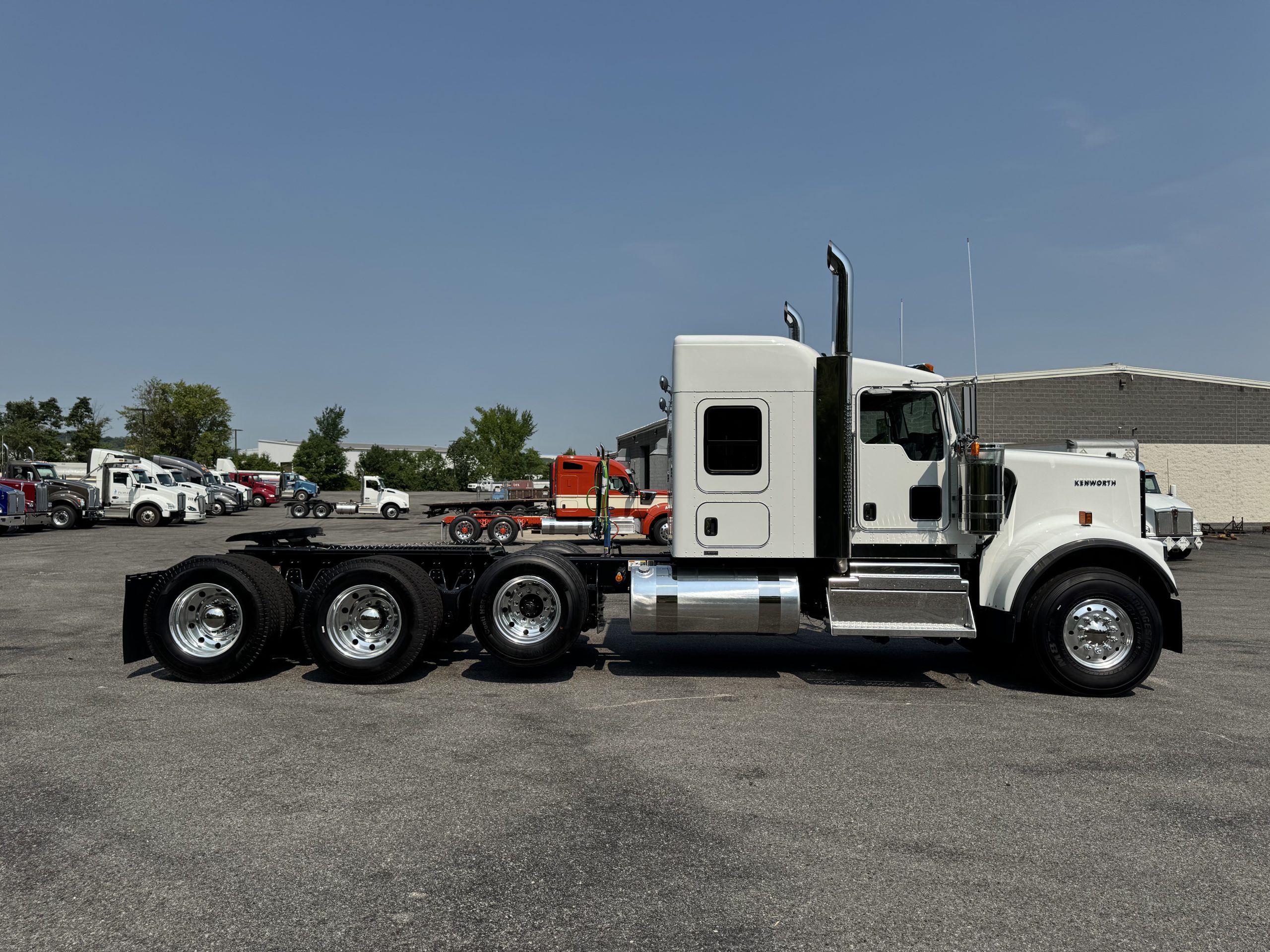 2027 KENWORTH W900 - image 4 of 6