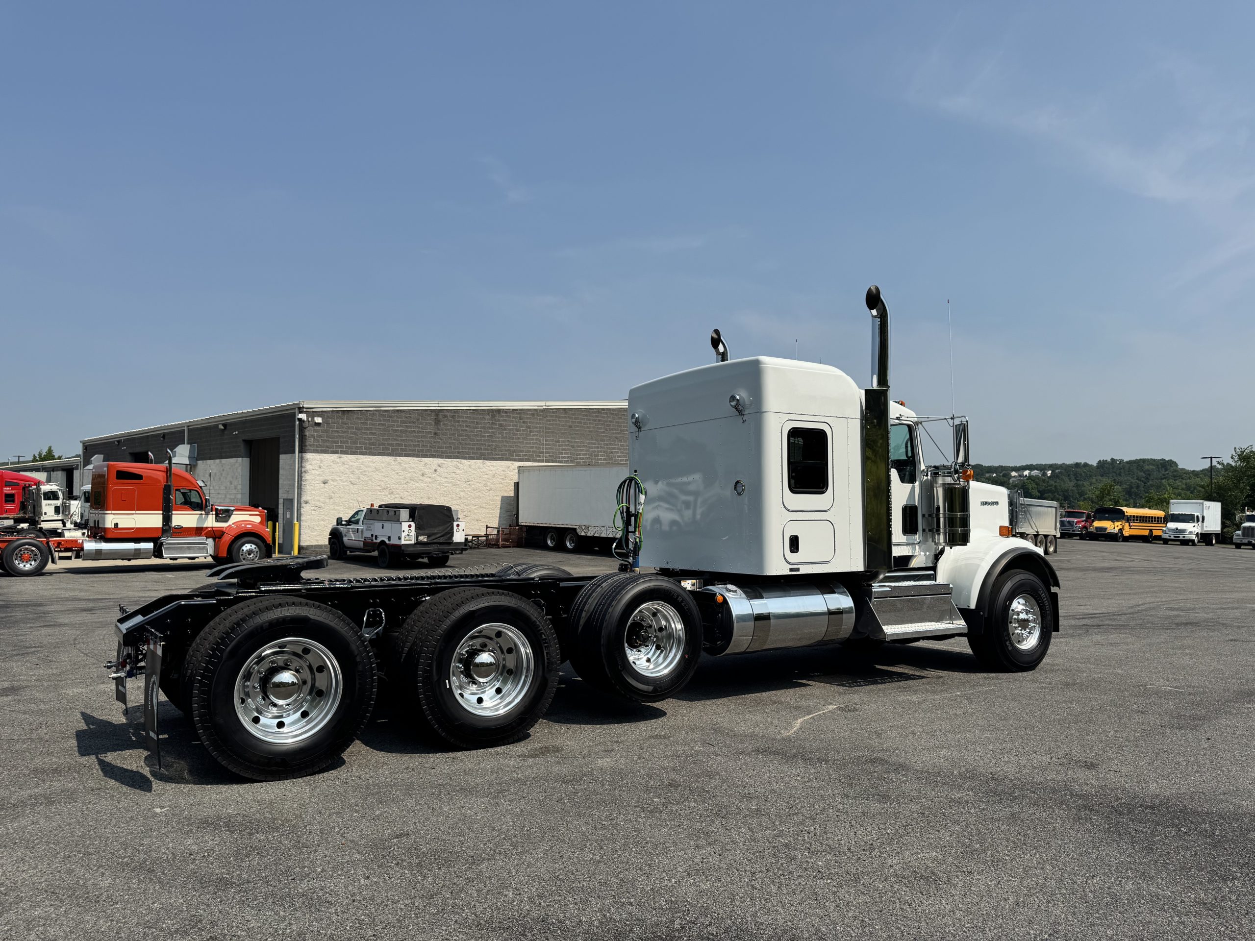 2027 KENWORTH W900 - image 5 of 6