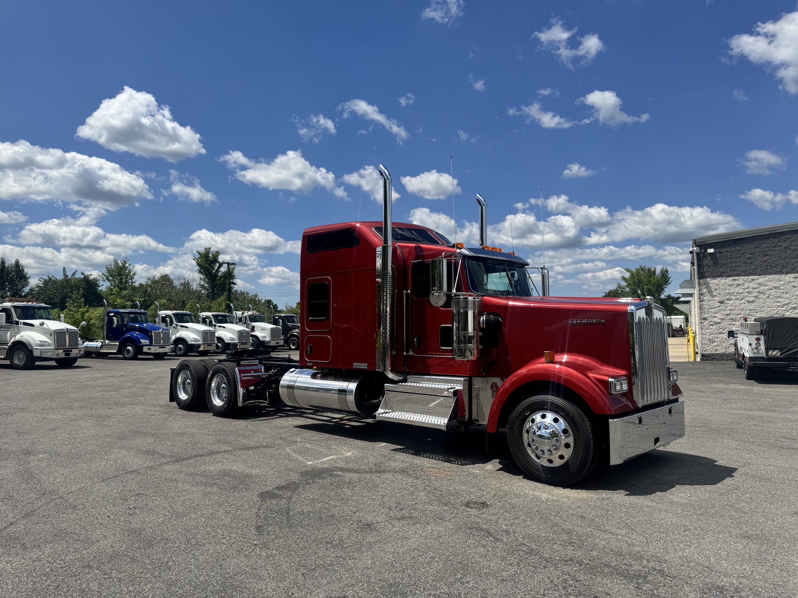 2027 KENWORTH W900 2027 KENWORTH W900 - image 3 of 6