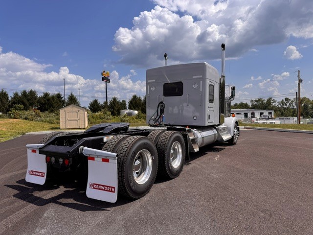 2027 KENWORTH W900 KS255903-07 2027 KENWORTH W900 KS255903-07