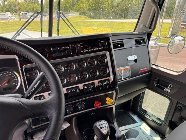 2027 KENWORTH W900 KS255903-10 2027 KENWORTH W900 KS255903-10