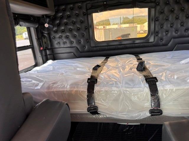 2027 KENWORTH W900 KS255903-11 2027 KENWORTH W900 KS255903-11