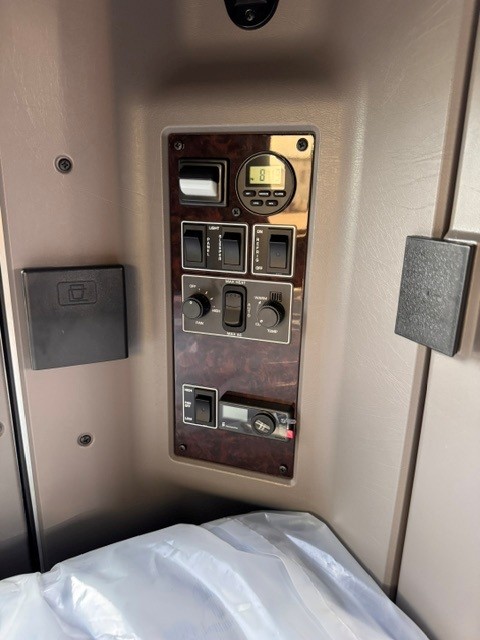 2027 KENWORTH W900 2027 KENWORTH W900 - image 3 of 6