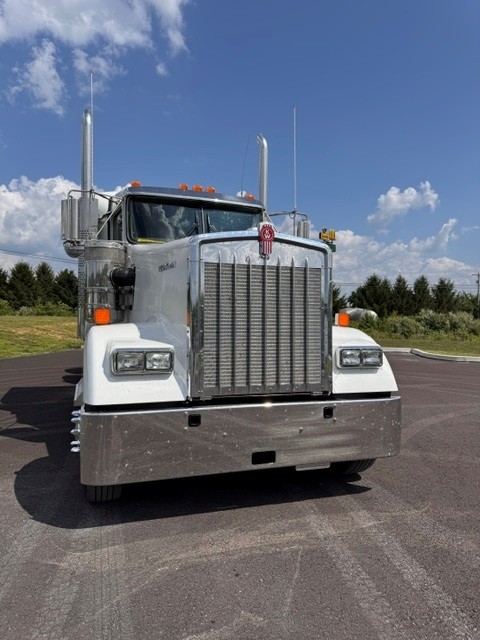 2027 KENWORTH W900 KS255904-07 2027 KENWORTH W900 KS255904-07