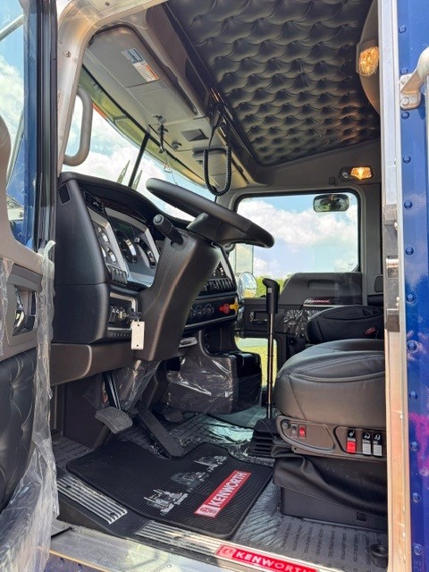2027 KENWORTH W900 KS255928-10 2027 KENWORTH W900 KS255928-10