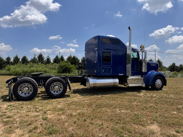 2027 KENWORTH W900 KS255928-16 2027 KENWORTH W900 KS255928-16