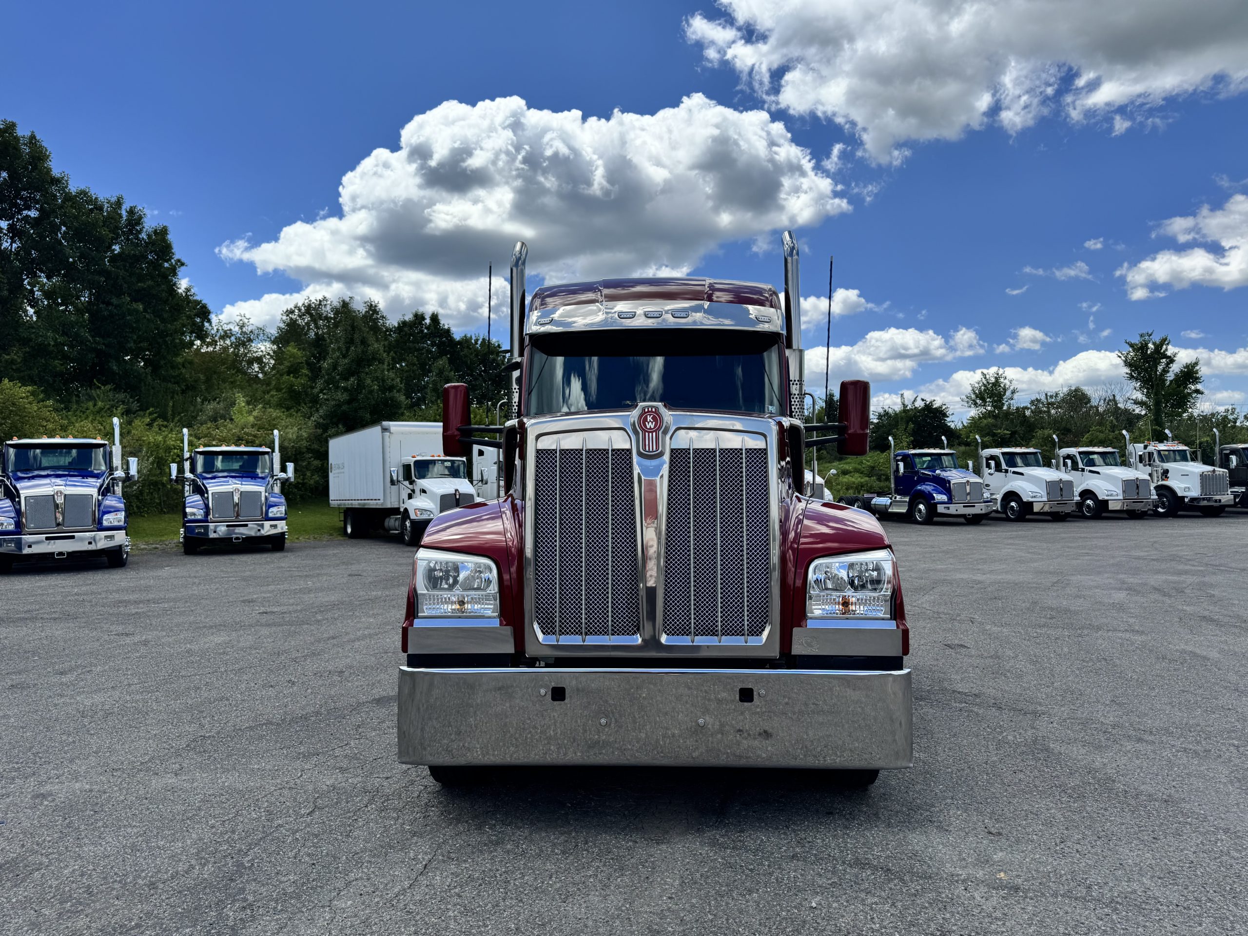 2023 KENWORTH W990 - image 2 of 6