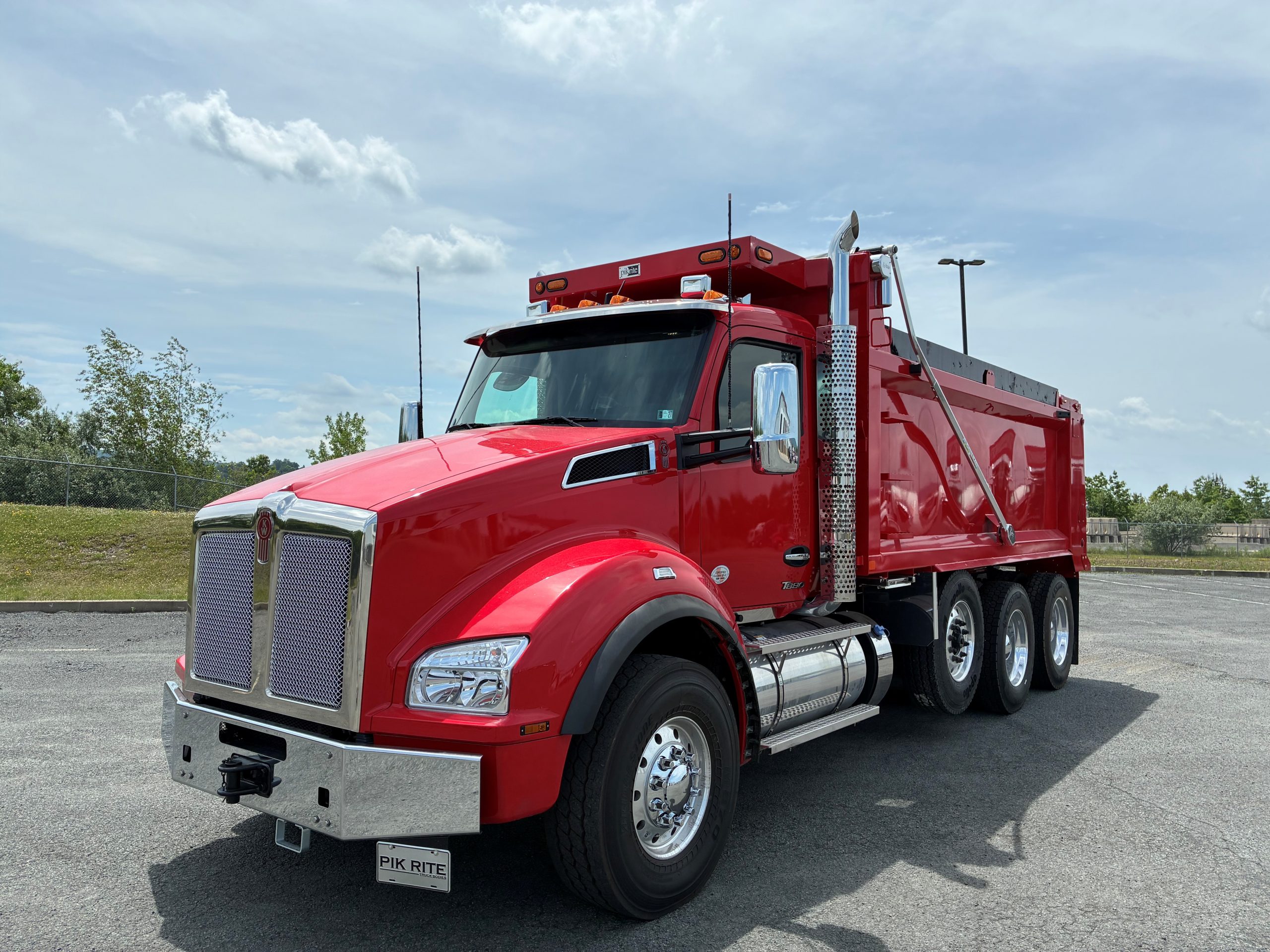 2027 KENWORTH T880 - image 1 of 6