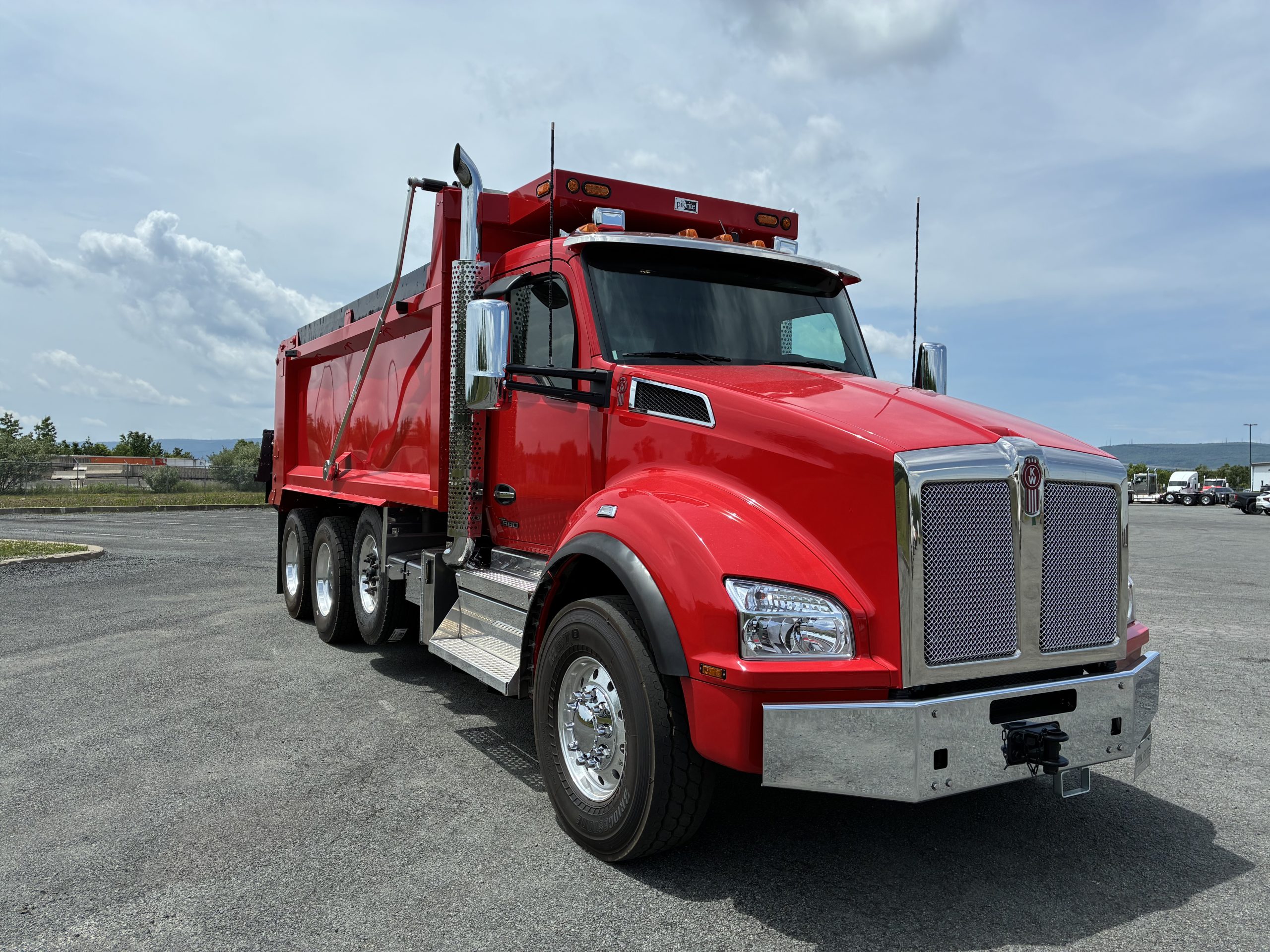 2027 KENWORTH T880 - image 2 of 6