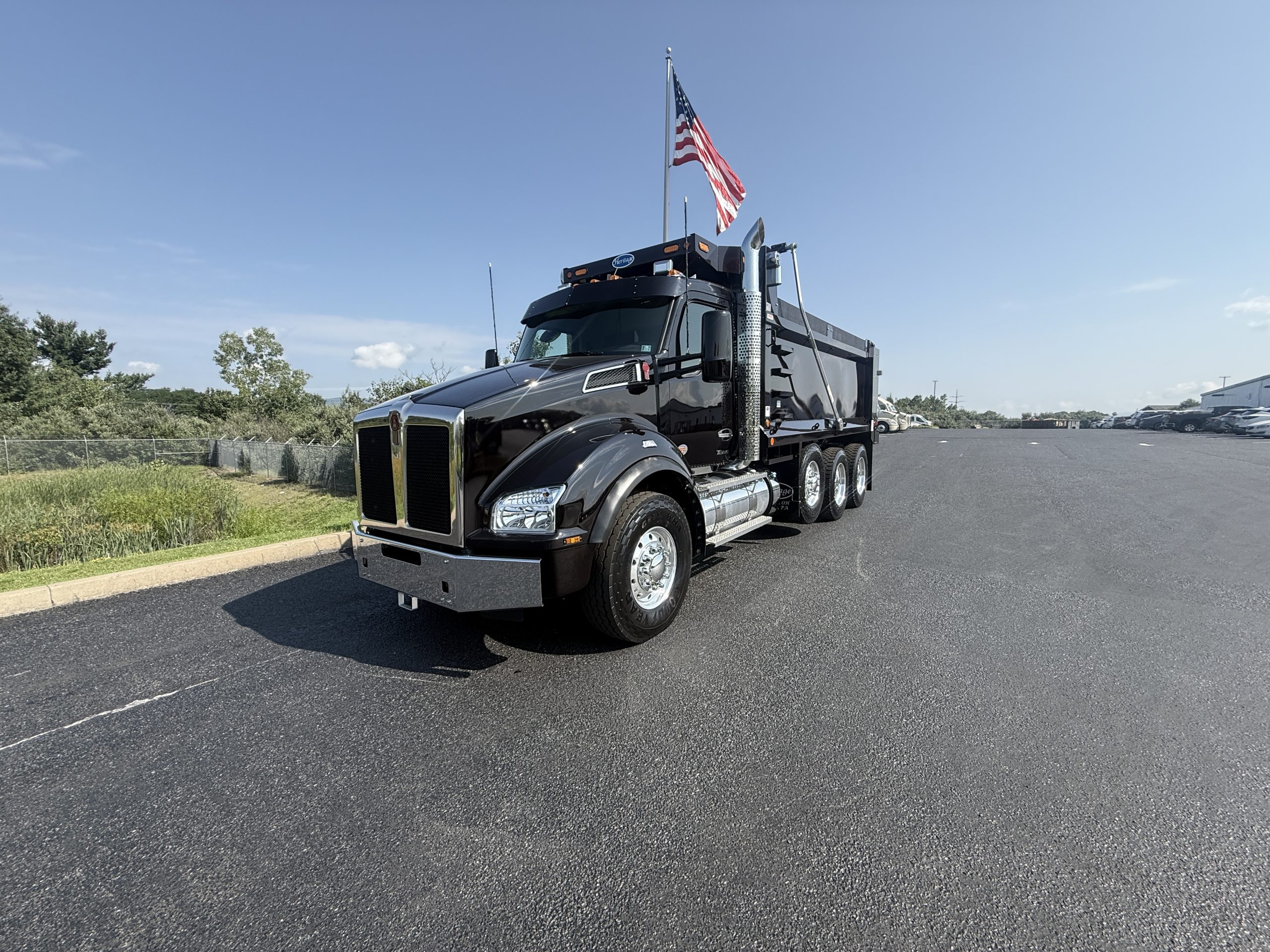 2027 KENWORTH T880 2027 KENWORTH T880 - image 1 of 6