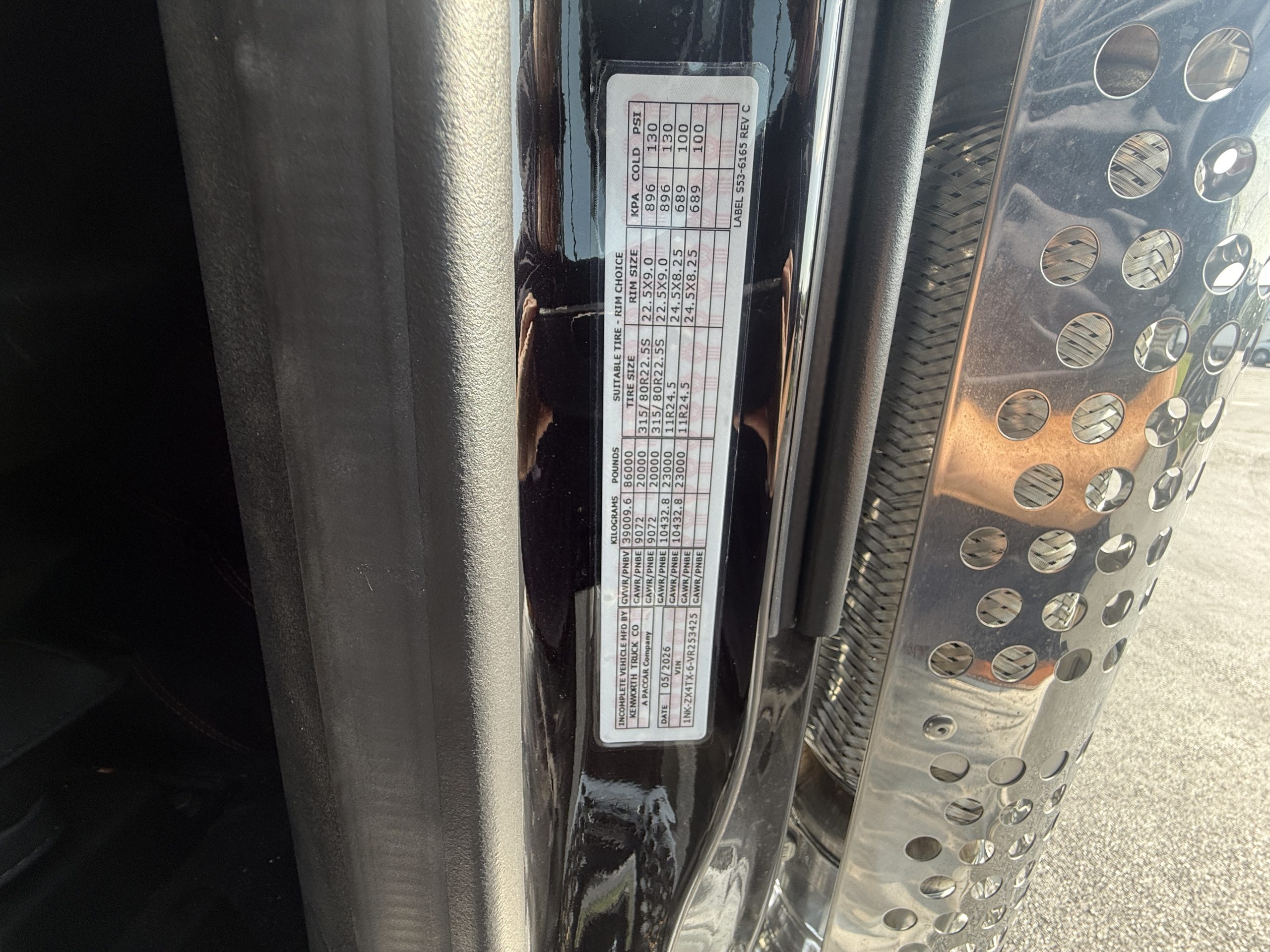 2027 KENWORTH SPLIT CAB KD253425-13 2027 KENWORTH SPLIT CAB KD253425-13