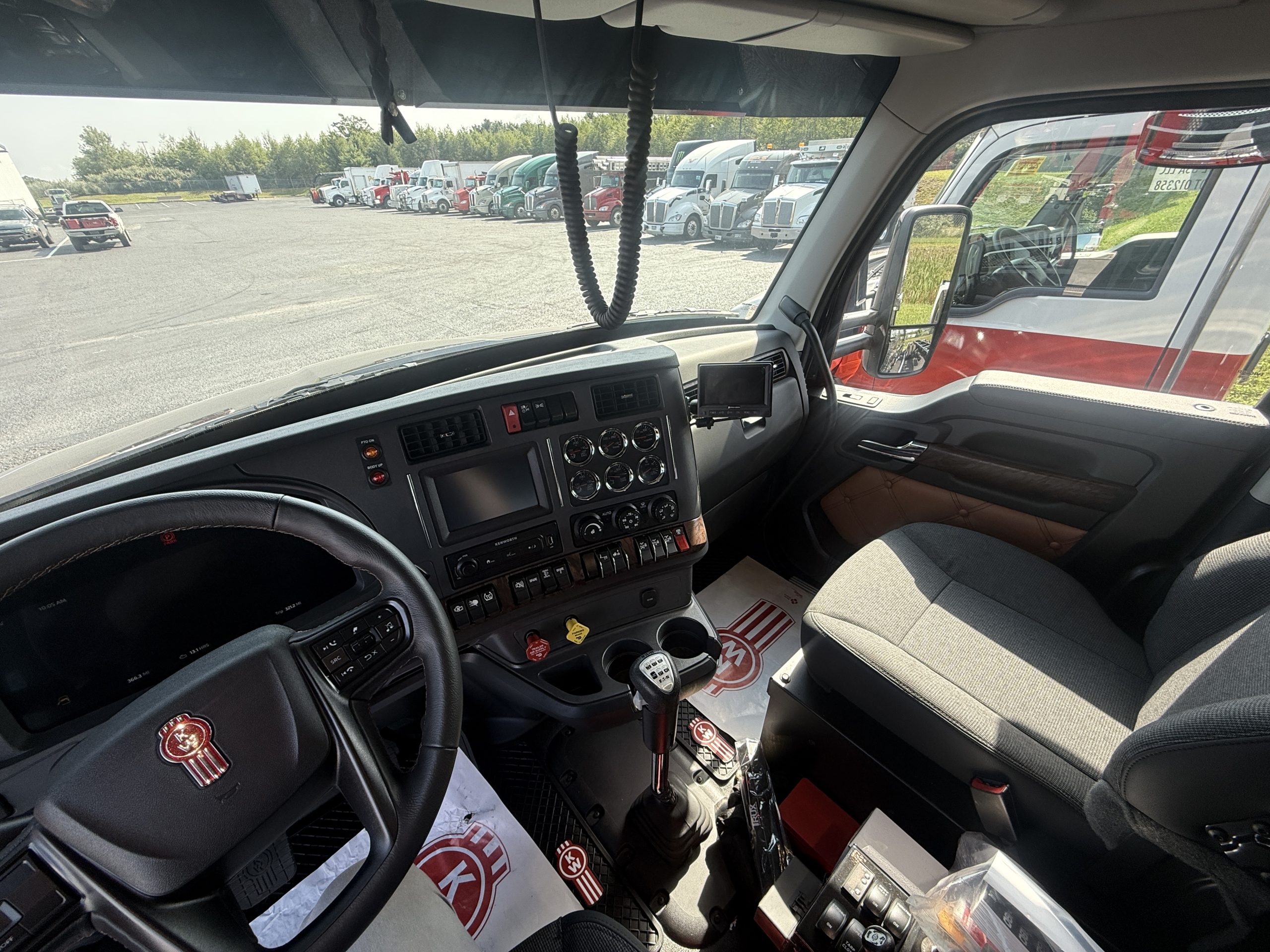 2027 KENWORTH SPLIT CAB KD253425-16 2027 KENWORTH SPLIT CAB KD253425-16