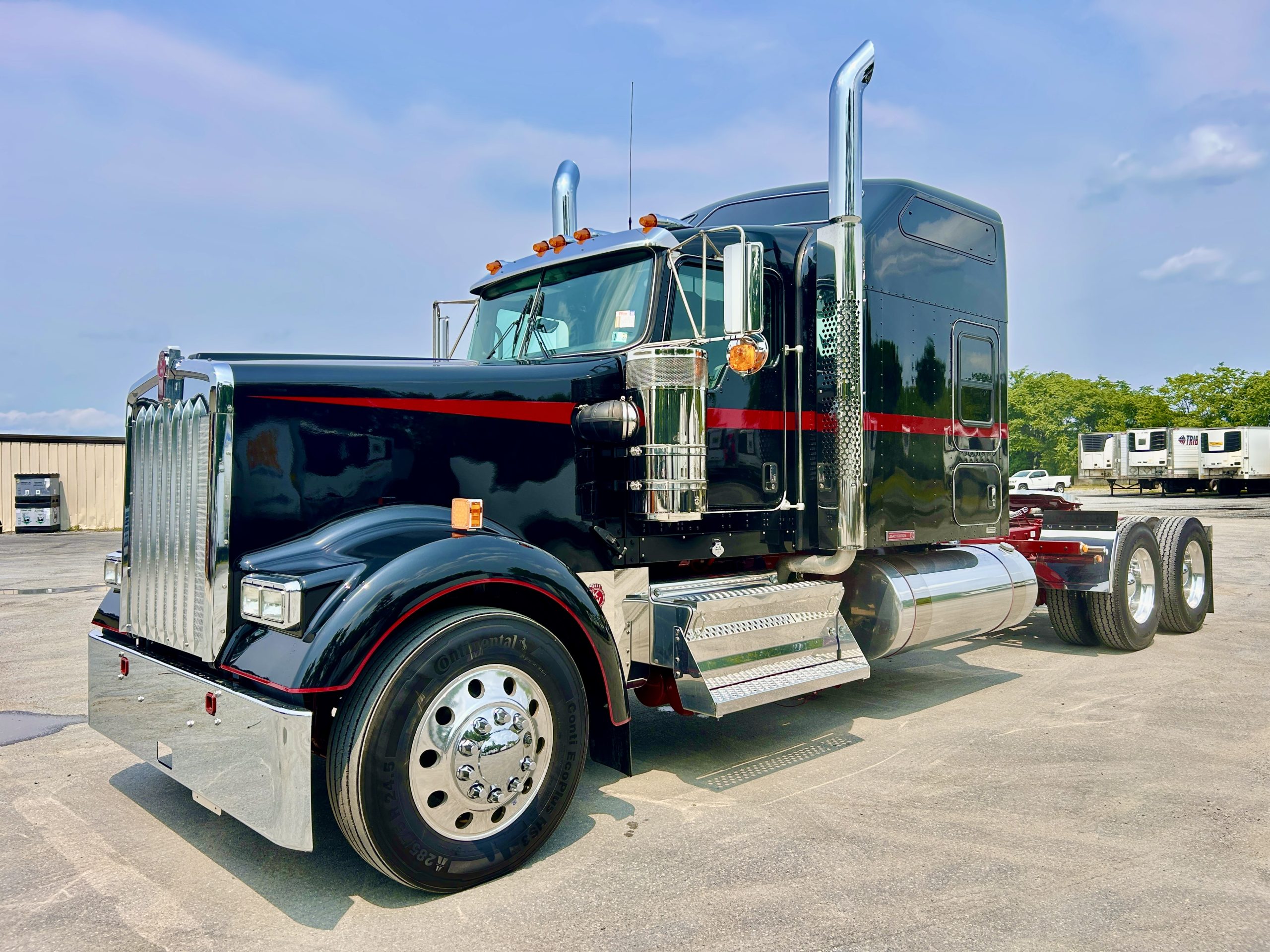 2026 KENWORTH W900L 2026 KENWORTH W900L - image 1 of 6