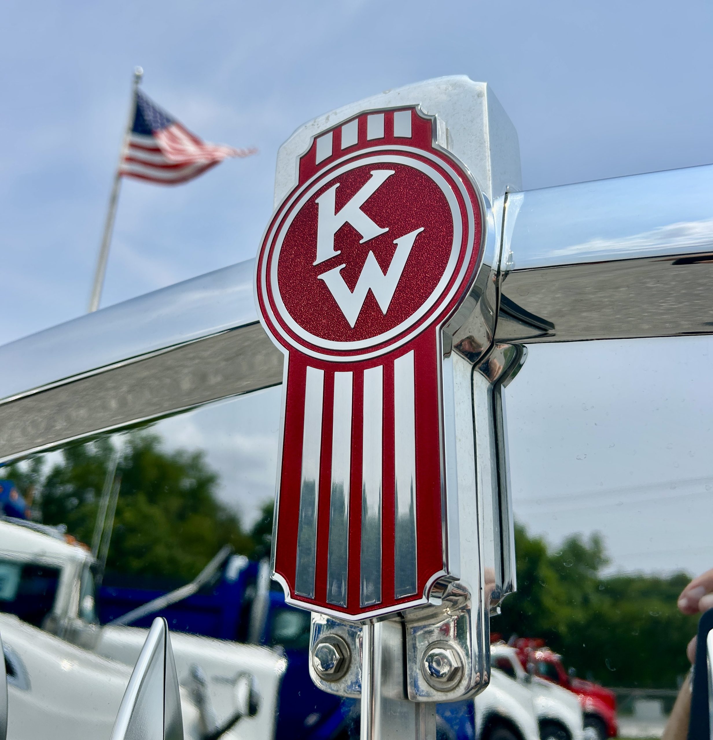 2026 KENWORTH W900L 2026 KENWORTH W900L - image 2 of 6