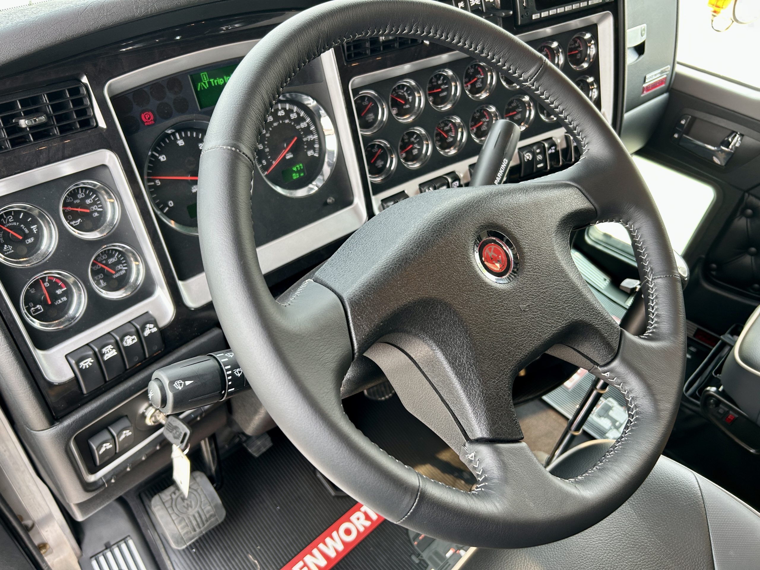 2026 KENWORTH W900L KN230725-17 2026 KENWORTH W900L KN230725-17