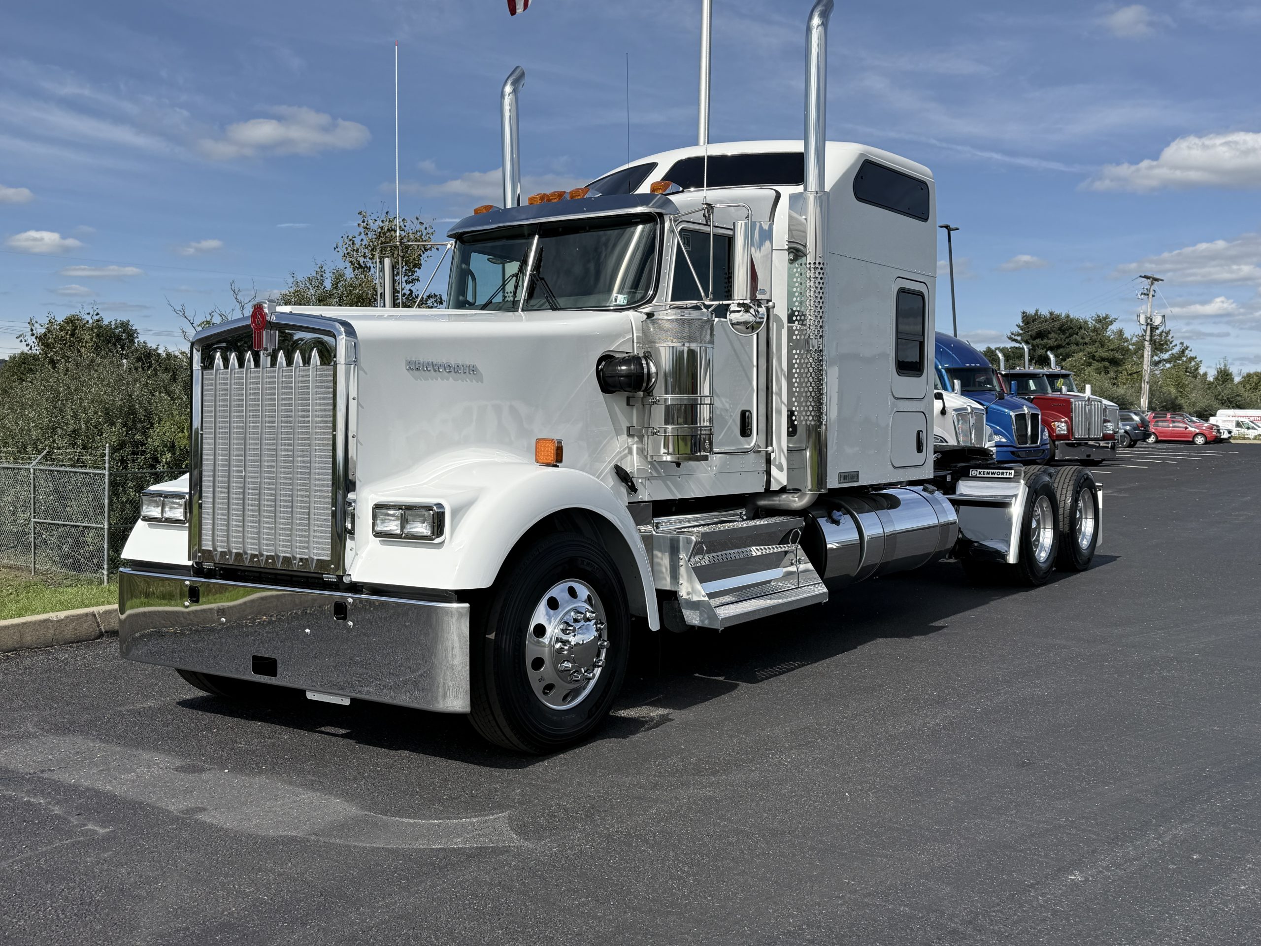 2027 KENWORTH W900 - image 1 of 6