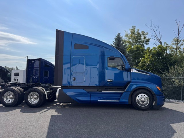 2027 KENWORTH T680 - image 5 of 6