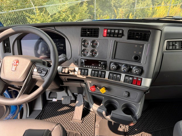 2027 KENWORTH T680 KS253591-15 2027 KENWORTH T680 KS253591-15