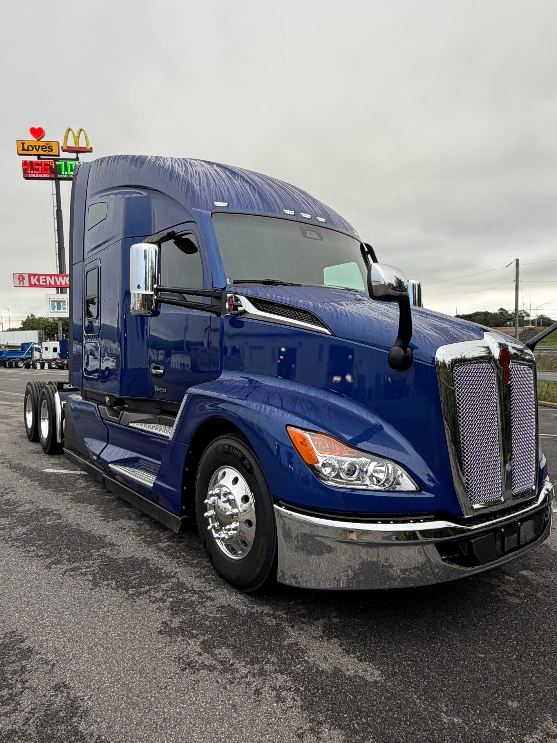 2027 KENWORTH T680 2027 KENWORTH T680 - image 1 of 6