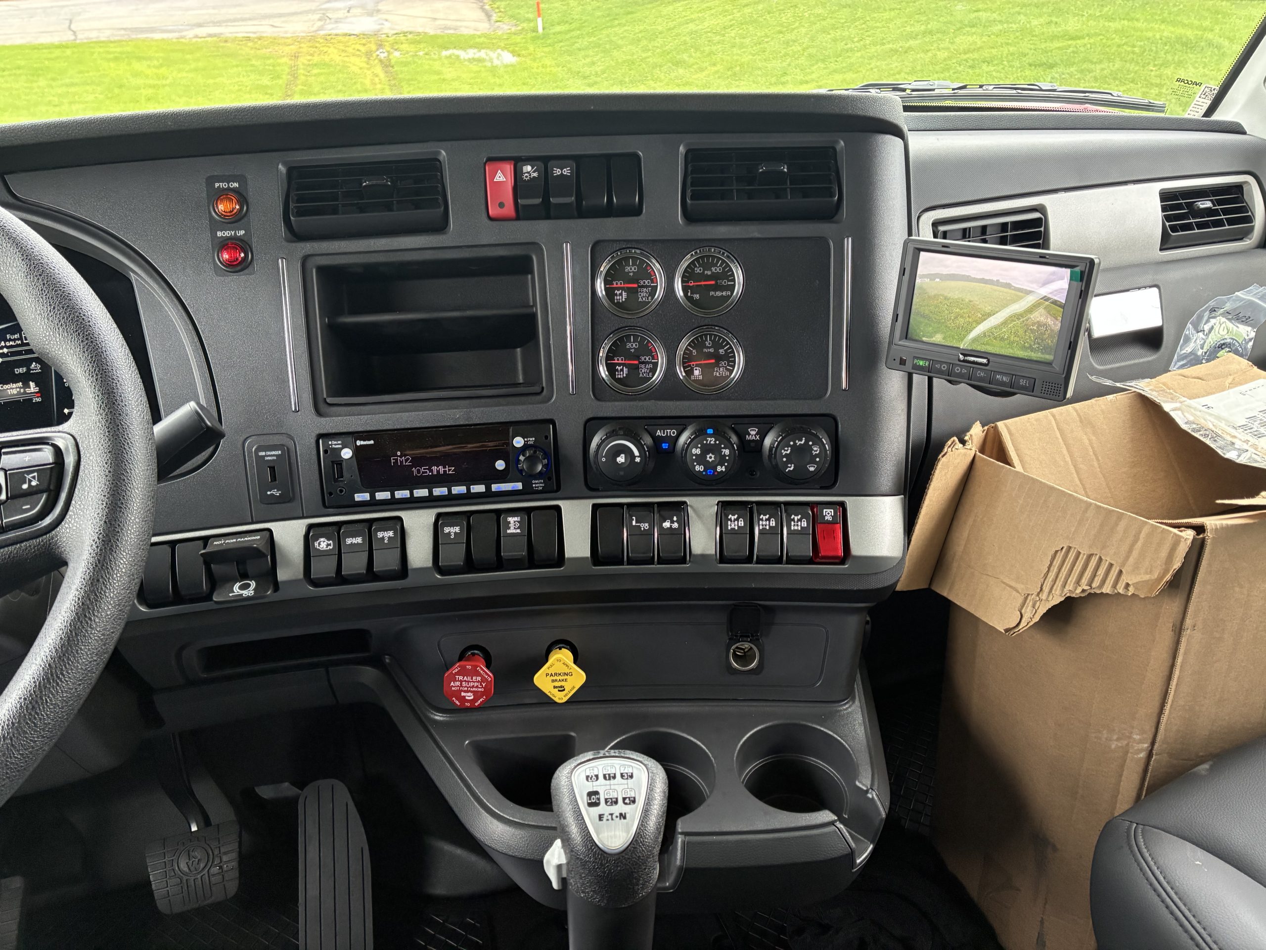 2027 KENWORTH T880 - image 3 of 6