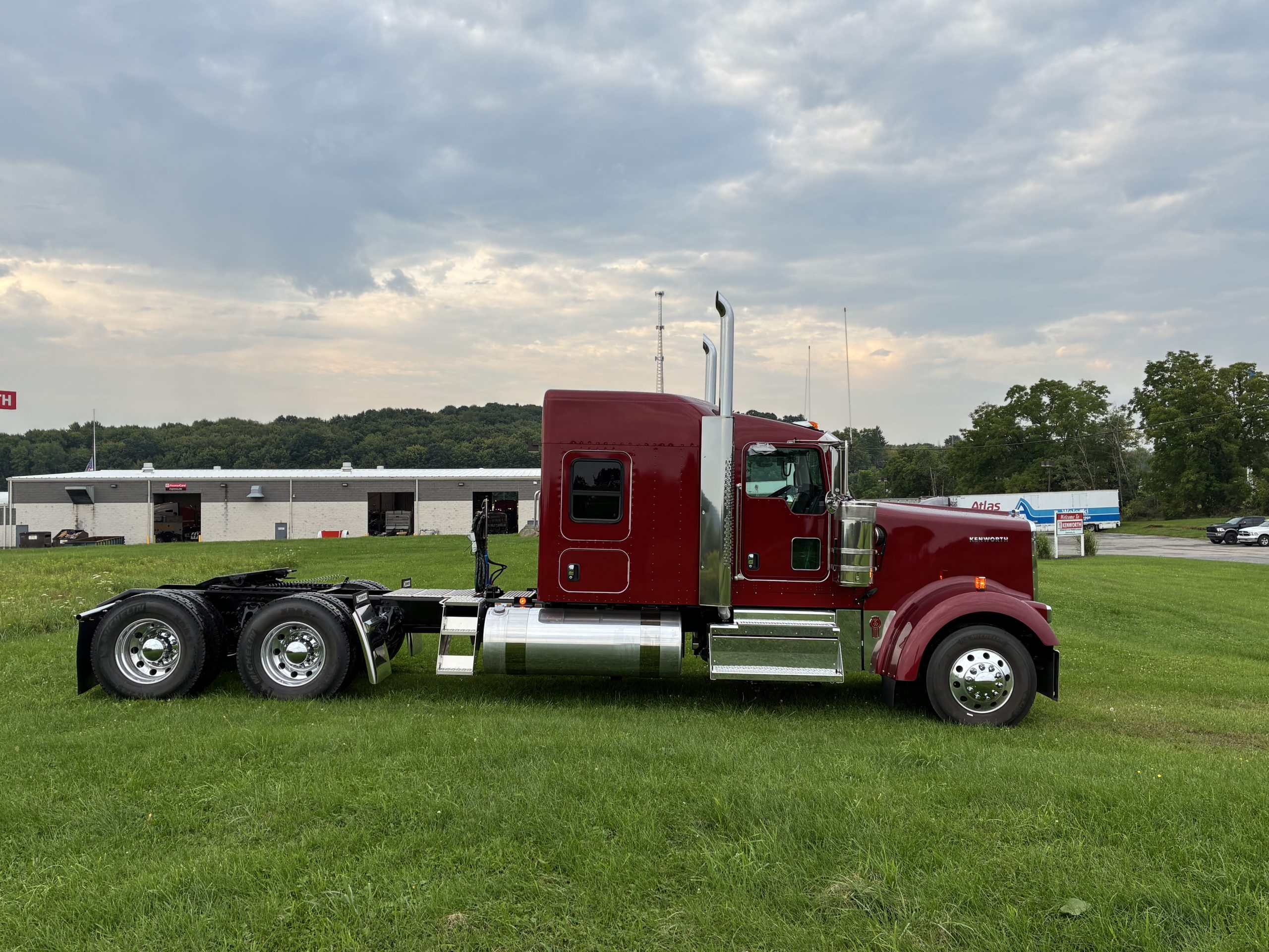 2027 KENWORTH W900 - image 6 of 6