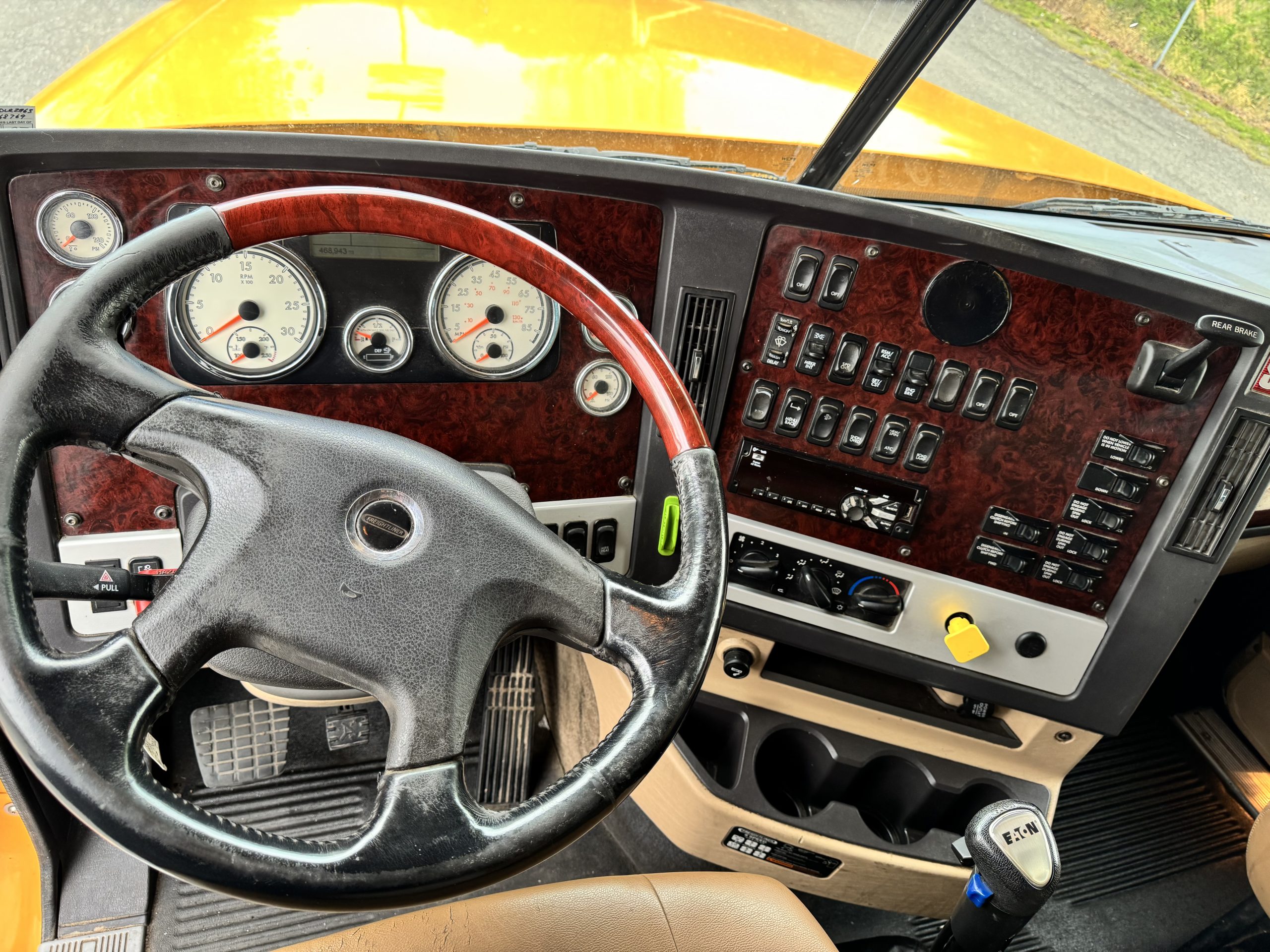 2020 FREIGHTLINER 122SD SFA 2020 FREIGHTLINER 122SD SFA - image 3 of 6