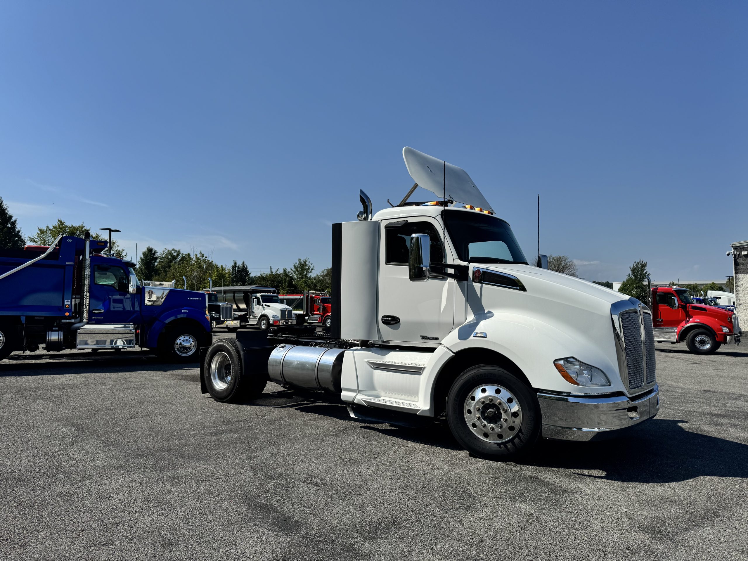 2021 KENWORTH T680 2021 KENWORTH T680 - image 3 of 6