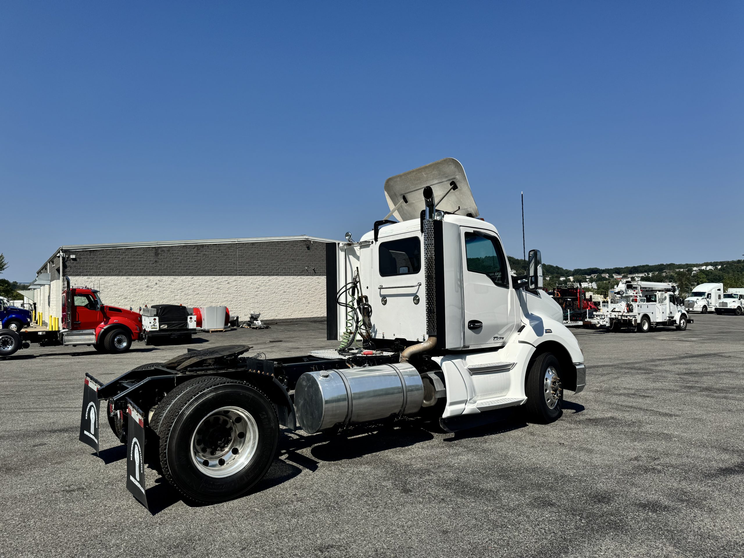 2021 KENWORTH T680 2021 KENWORTH T680 - image 5 of 6