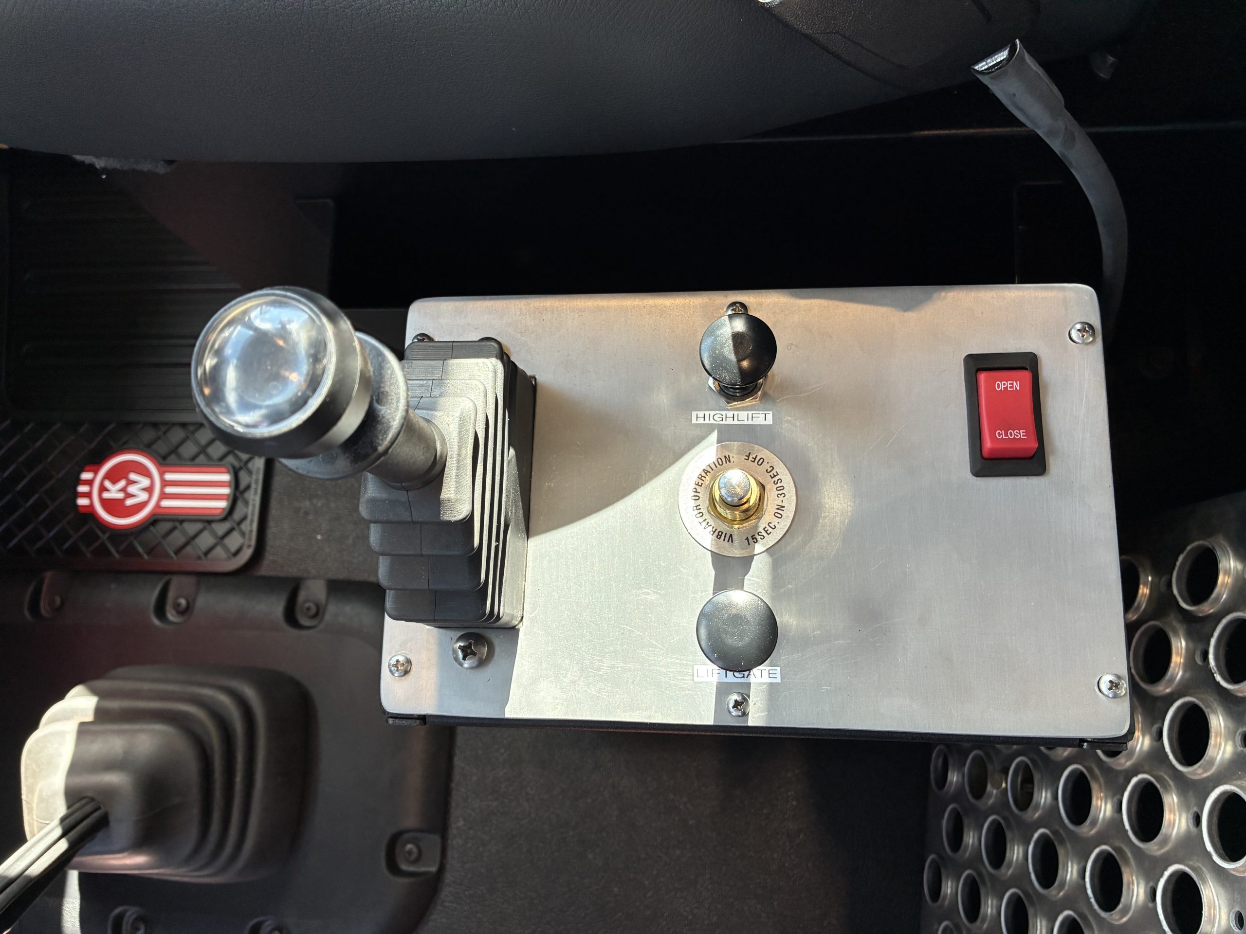 2027 KENWORTH T880 KD253446-19 2027 KENWORTH T880 KD253446-19