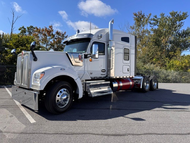 2024 KENWORTH W990 - image 1 of 6