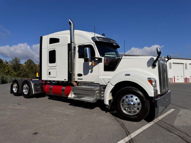 2024 KENWORTH W990 - image 2 of 6