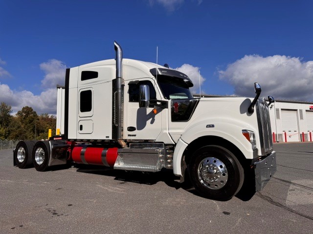 2024 KENWORTH W990 - image 2 of 6